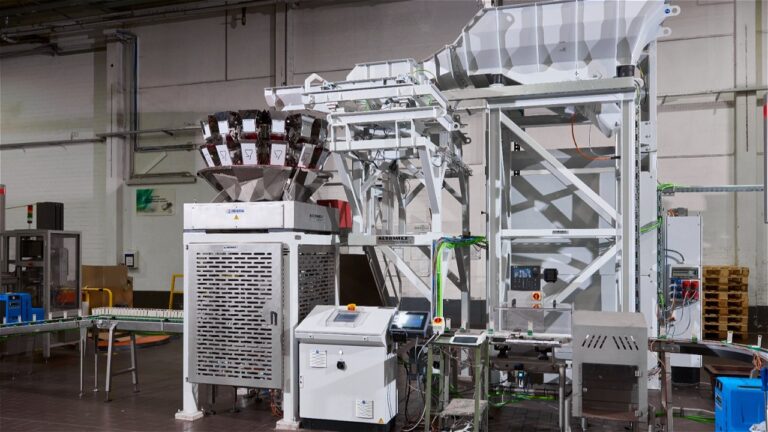 Overview photo of a multihead packaging line for blisters