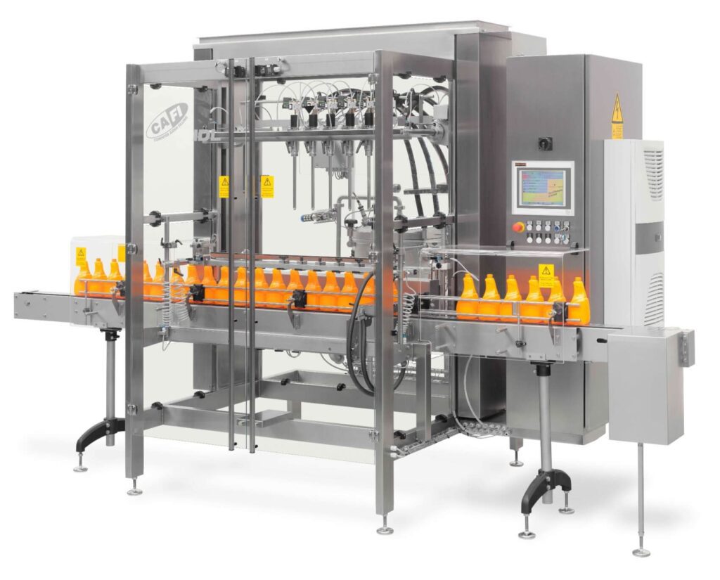 Linear liquid filling machine for orange containers